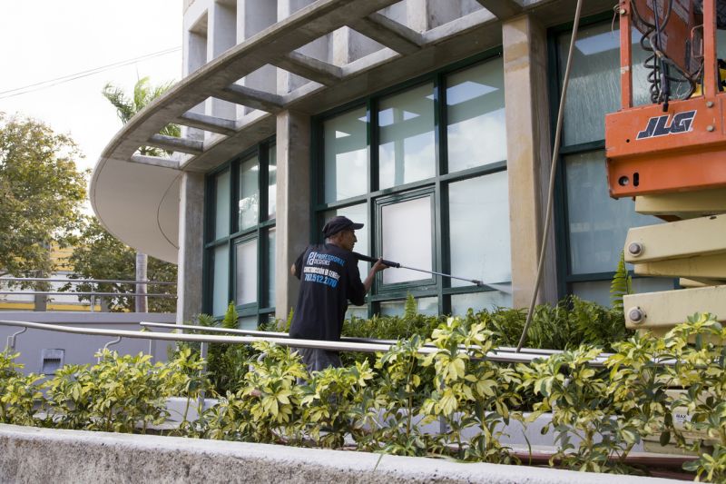 Power Washing on a Commercial Building