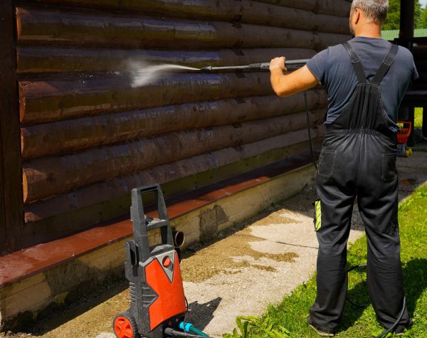 Cost of Log Home Pressure Washing in Endicott