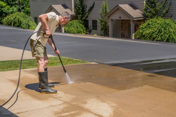 Cost of Concrete Pressure Cleaning in Endicott