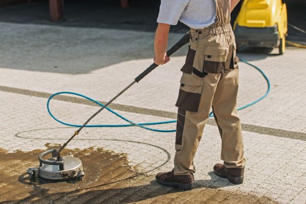 Cost of Townhouse Driveway Cleaning in Endicott