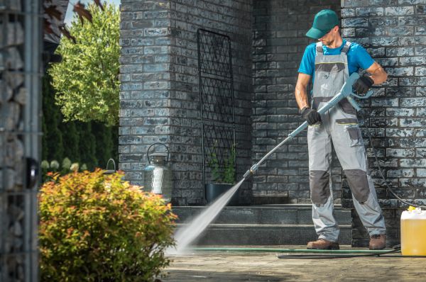 Outside House Cleaning in Endicott