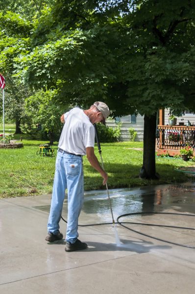 Cost of Driveway Concrete Cleaning in Endicott